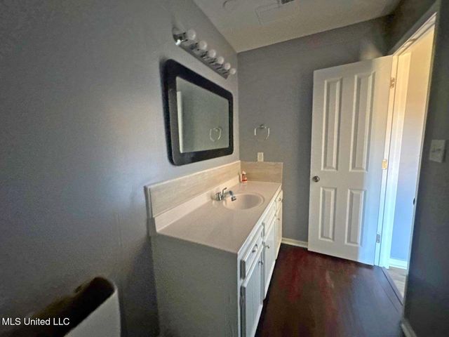 540 Woodland Hills Place, Jackson, MS 39216