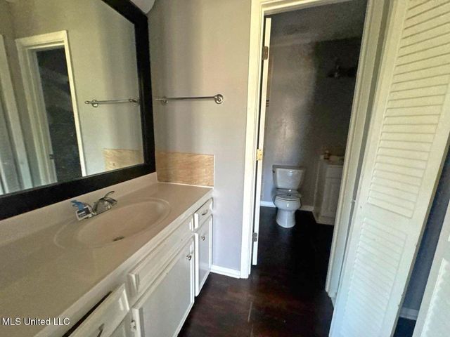 540 Woodland Hills Place, Jackson, MS 39216