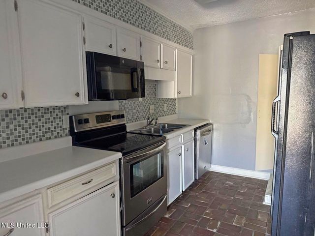 540 Woodland Hills Place, Jackson, MS 39216