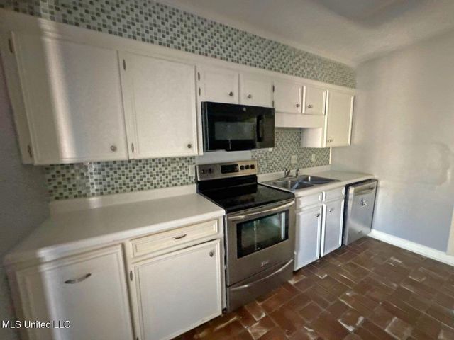 540 Woodland Hills Place, Jackson, MS 39216