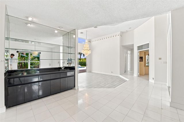 12388 Classic Drive, Coral Springs, FL 33071