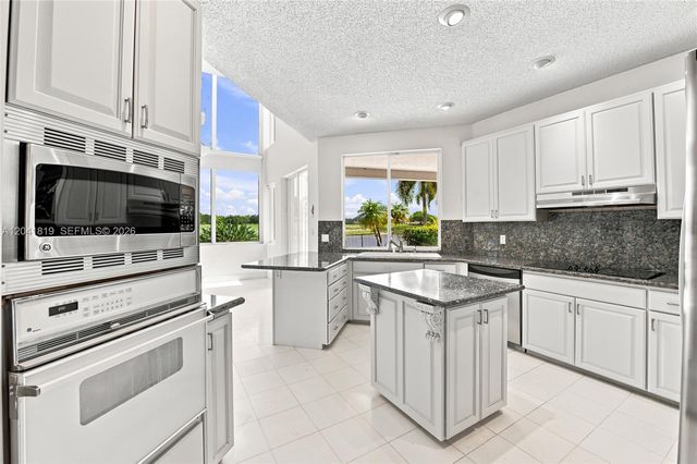 12388 Classic Drive, Coral Springs, FL 33071
