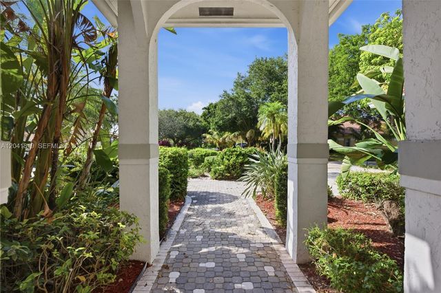 12388 Classic Drive, Coral Springs, FL 33071