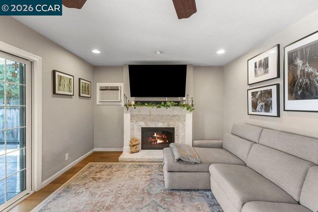6844 Lancaster Rd, Dublin, CA 94568