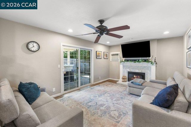 6844 Lancaster Rd, Dublin, CA 94568