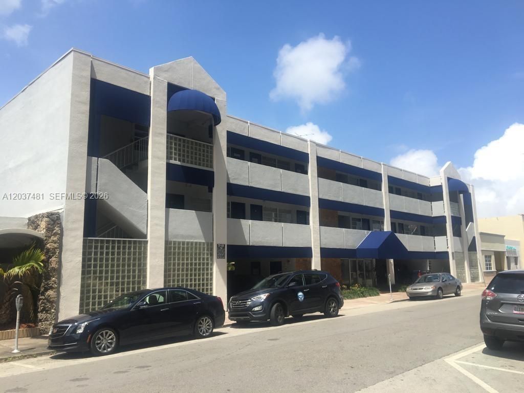 145 Madeira Ave 202, Coral Gables, FL 33134
