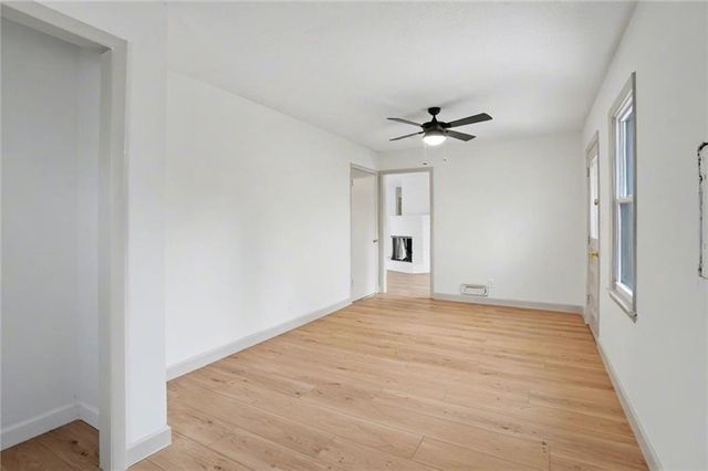 6722 W 77th Terrace, Overland Park, KS 66204