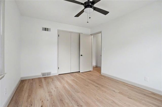 6722 W 77th Terrace, Overland Park, KS 66204