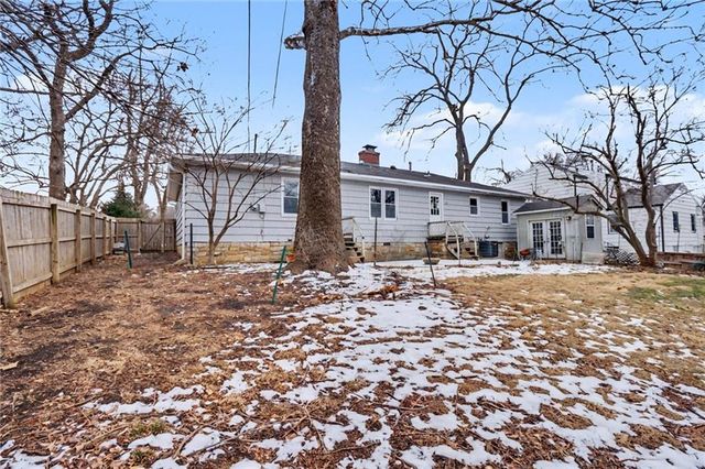 6722 W 77th Terrace, Overland Park, KS 66204