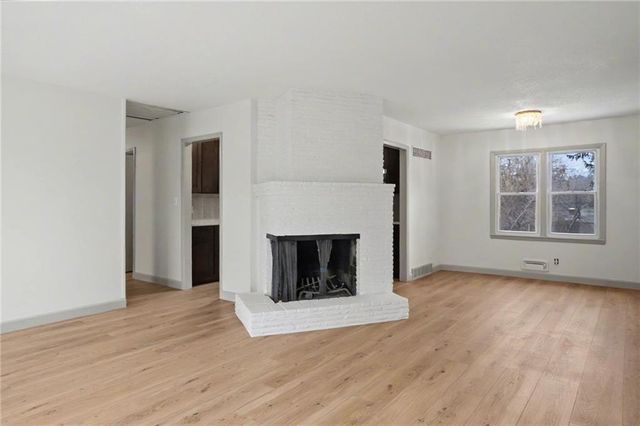 6722 W 77th Terrace, Overland Park, KS 66204