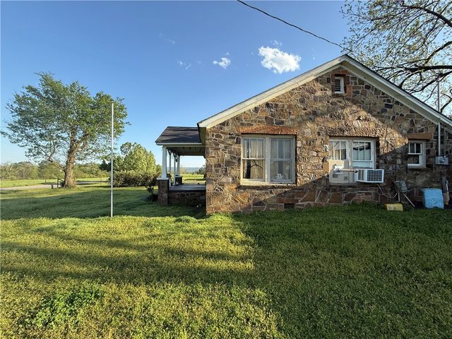 11249 Spring Creek Road, Belleville, AR 72824