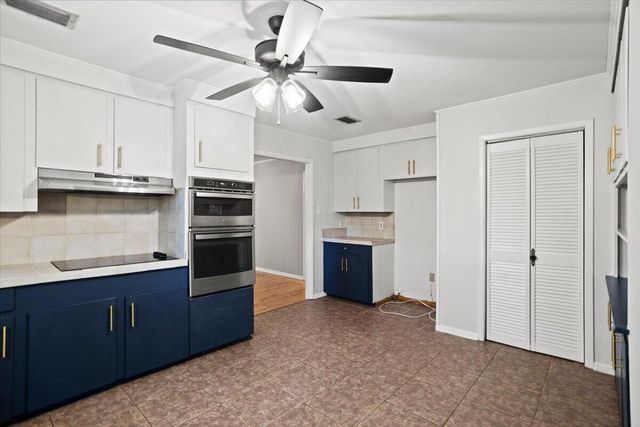 100 Lee Cir., Hattiesburg, MS 39402
