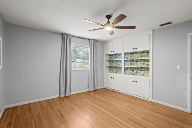 100 Lee Cir., Hattiesburg, MS 39402