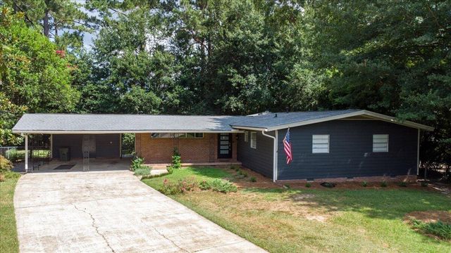 100 Lee Cir., Hattiesburg, MS 39402