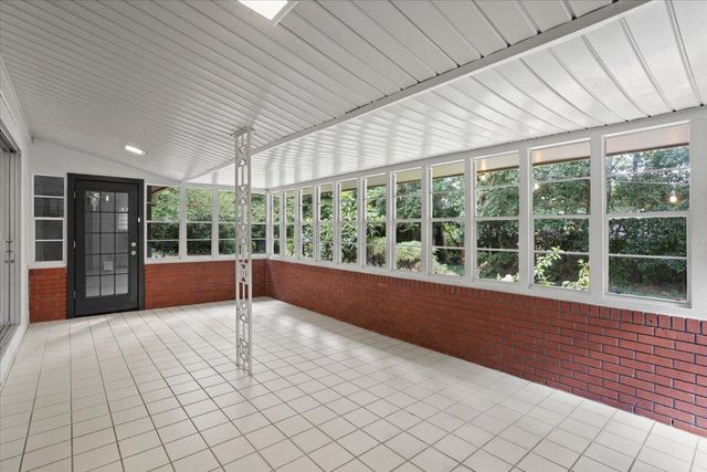 100 Lee Cir., Hattiesburg, MS 39402