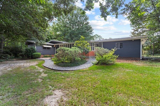 100 Lee Cir., Hattiesburg, MS 39402