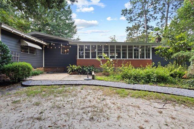 100 Lee Cir., Hattiesburg, MS 39402