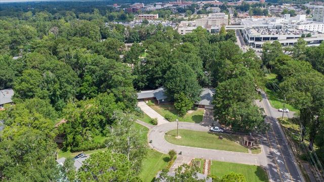 100 Lee Cir., Hattiesburg, MS 39402