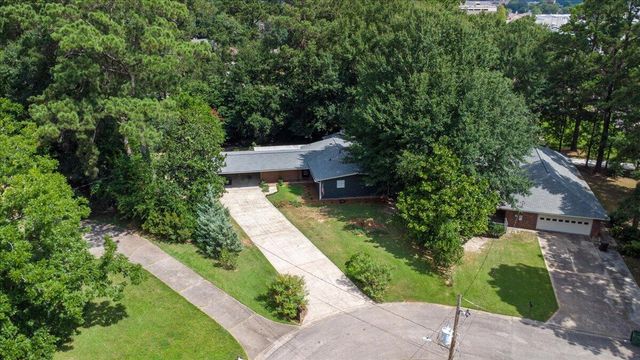 100 Lee Cir., Hattiesburg, MS 39402