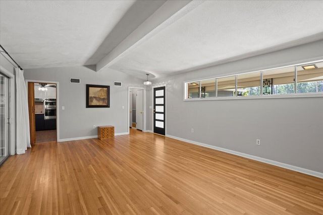 100 Lee Cir., Hattiesburg, MS 39402