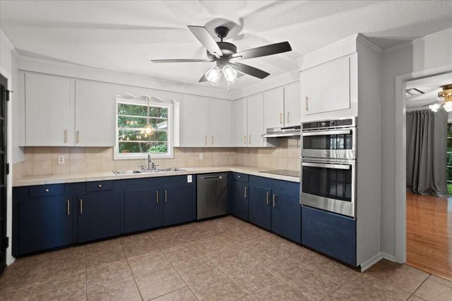 100 Lee Cir., Hattiesburg, MS 39402