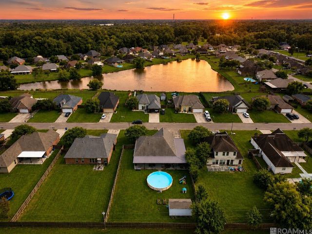 43058 Cypress Bend Ave, Gonzales, LA 70737