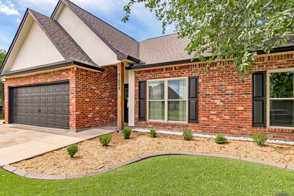43058 Cypress Bend Ave, Gonzales, LA 70737