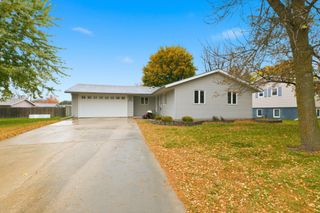 2712 12th Avenue NW, Willmar, MN 56201