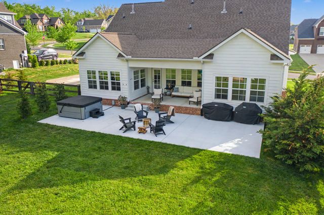 7203 Ragland Pl, Fairview, TN 37062