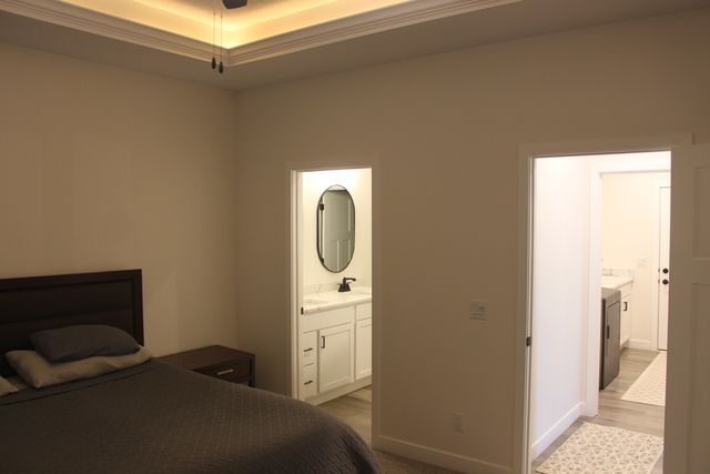 1831 S 5th Street, Eldridge, IA 52748