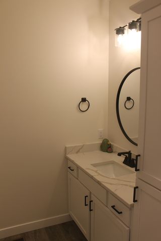 1831 S 5th Street, Eldridge, IA 52748