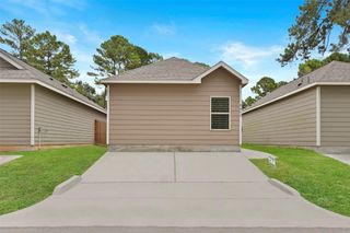 9650 Warm Spring, Willis, TX 77318