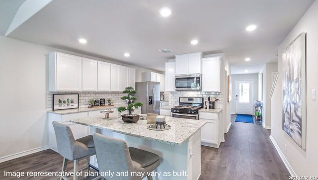 524 Avalon Banks, Cibolo, TX 78108