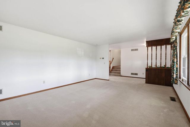 123 DECK RD, Womelsdorf, PA 19567