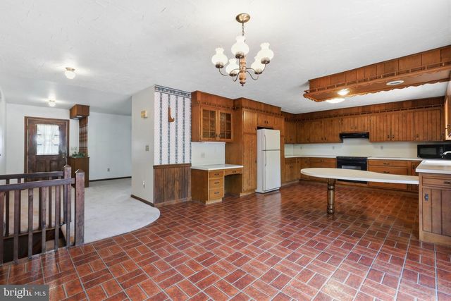 123 DECK RD, Womelsdorf, PA 19567
