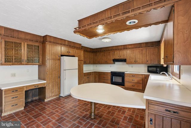 123 DECK RD, Womelsdorf, PA 19567