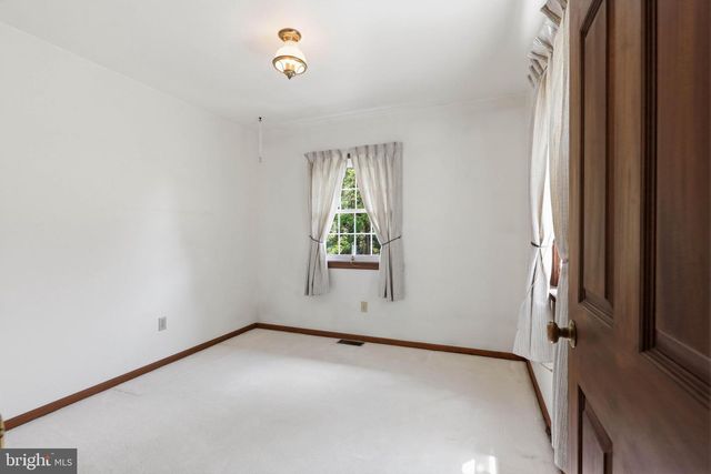 123 DECK RD, Womelsdorf, PA 19567