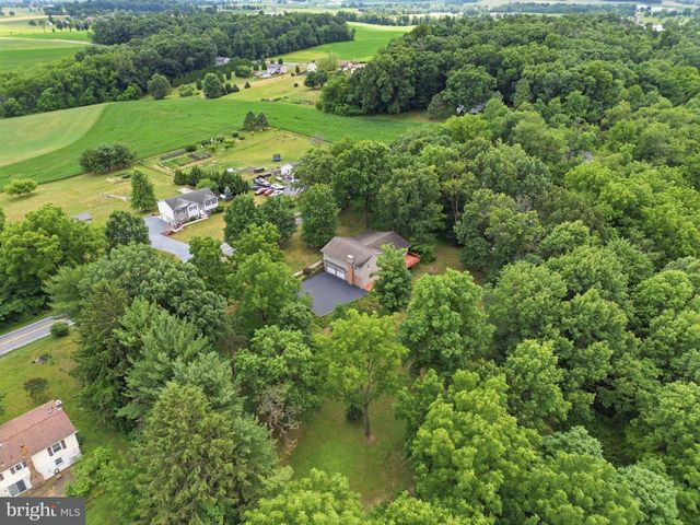 123 DECK RD, Womelsdorf, PA 19567