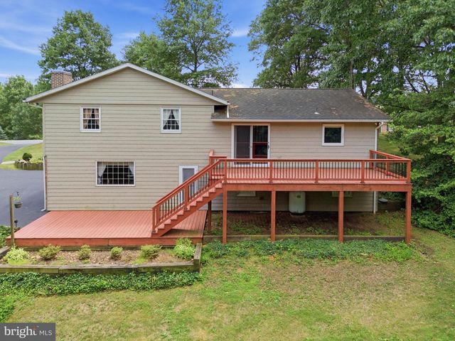 123 DECK RD, Womelsdorf, PA 19567