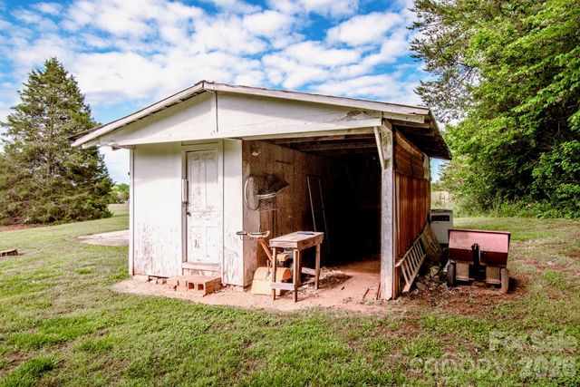 431 Cooper Farm Road, Statesville, NC 28625