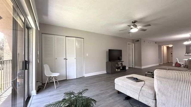 2925 SW 22nd Avenue 203, Delray Beach, FL 33445