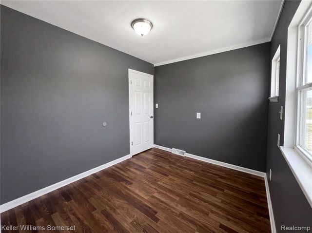 8647 Chalmers Avenue, Warren, MI 48089