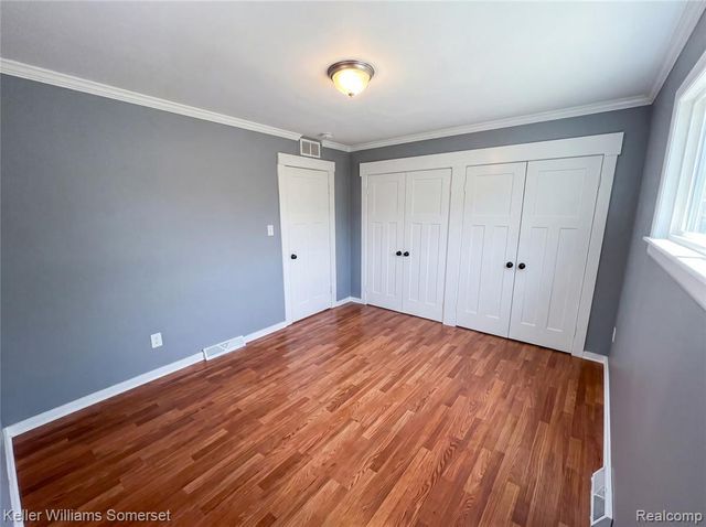 8647 Chalmers Avenue, Warren, MI 48089