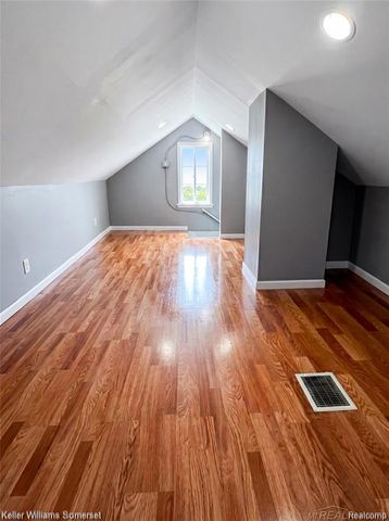 8647 Chalmers Avenue, Warren, MI 48089