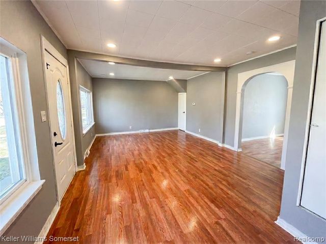 8647 Chalmers Avenue, Warren, MI 48089