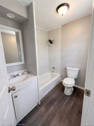 8647 Chalmers Avenue, Warren, MI 48089