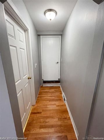 8647 Chalmers Avenue, Warren, MI 48089