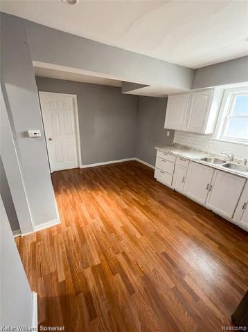 8647 Chalmers Avenue, Warren, MI 48089