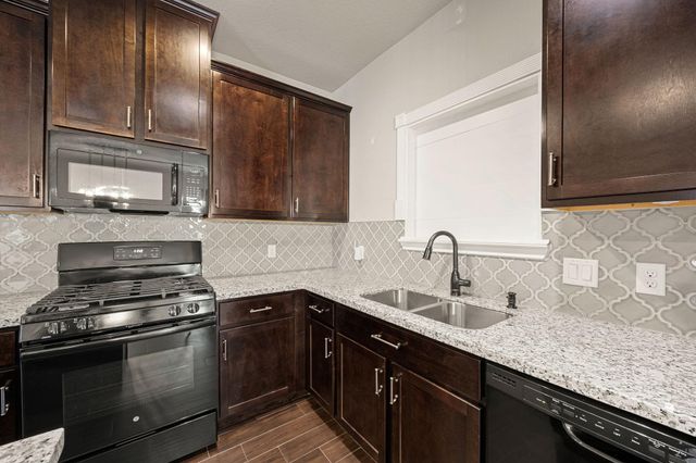 810 Paul Quinn Street, Houston, TX 77091