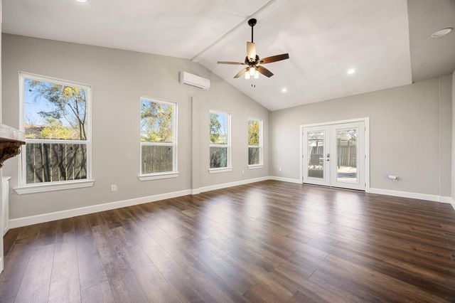 810 Paul Quinn Street, Houston, TX 77091